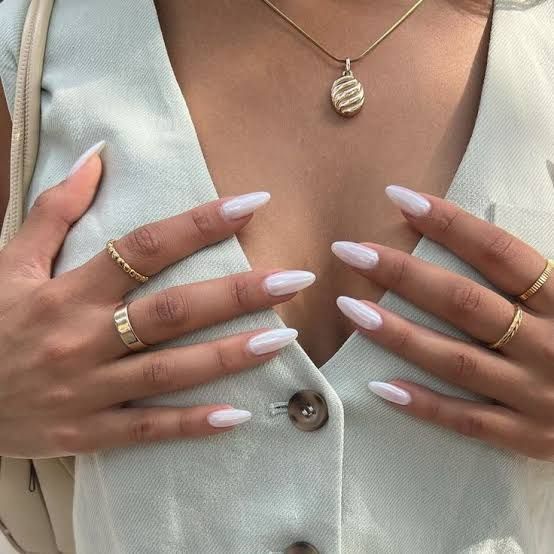 Pearlescent White Shimmer Medium Stilettos Pearlescent White Shimmer Medium Stilettos — Off White Nails 2027