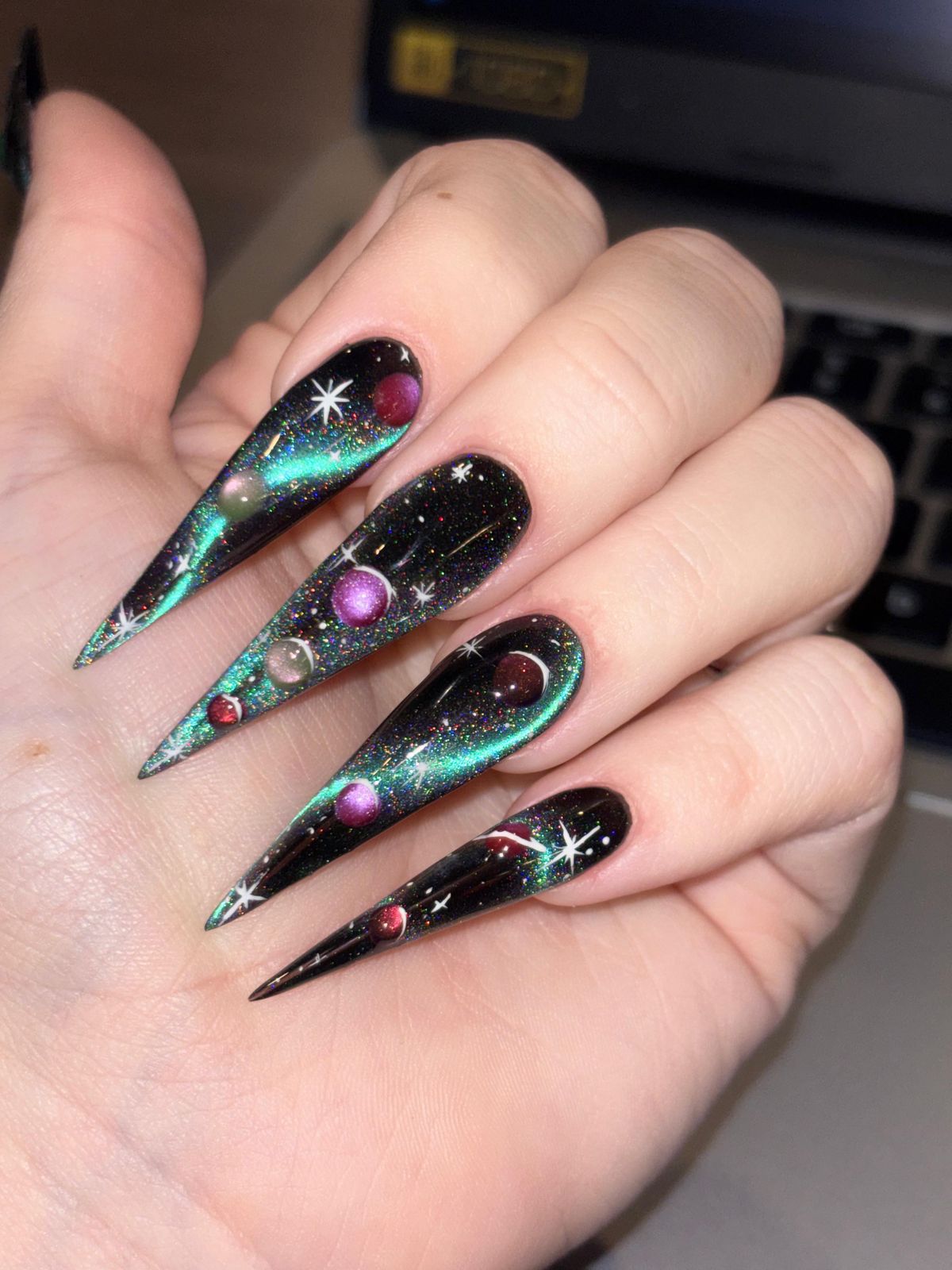 Extra-Long Stiletto Green Purple Planet Galaxy Extra-Long Stiletto Green Purple Planet Galaxy — Galaxy Nails 2027