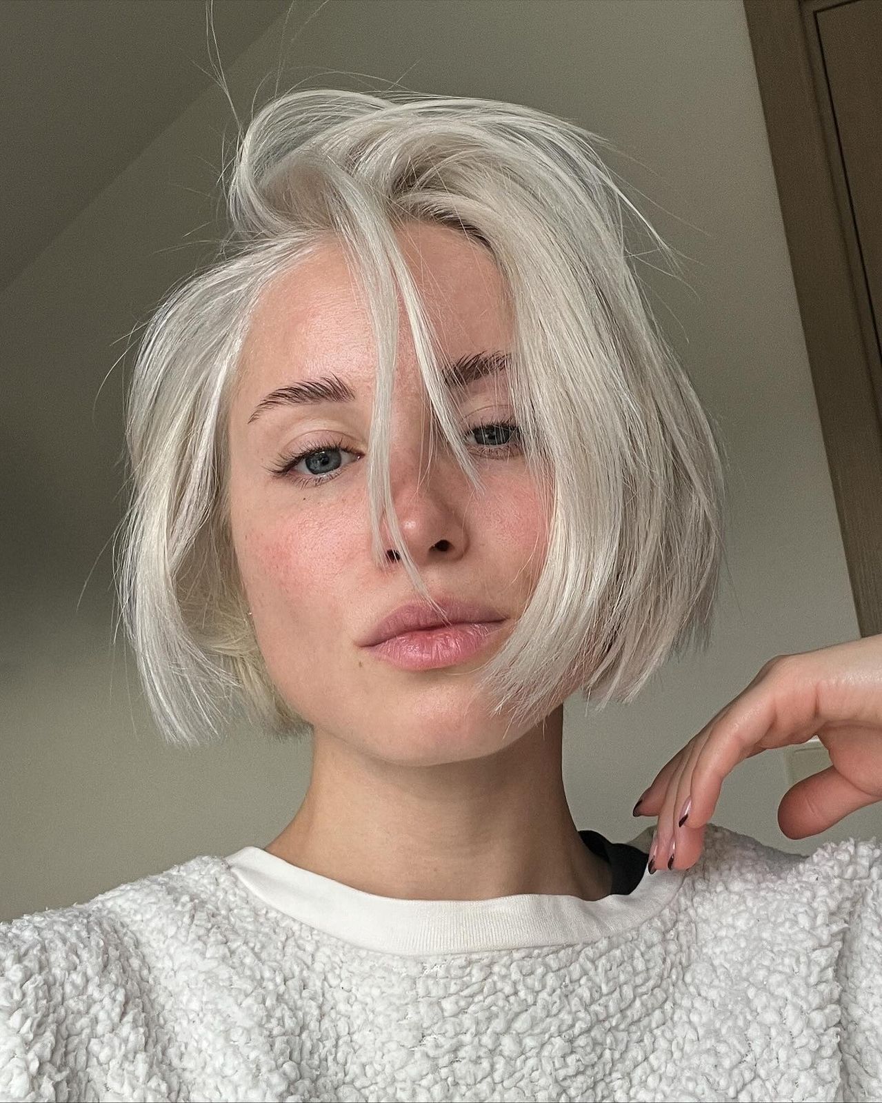 Wavy Bob Icy Blonde Wavy Bob Icy Blonde — Icy Blonde 2027