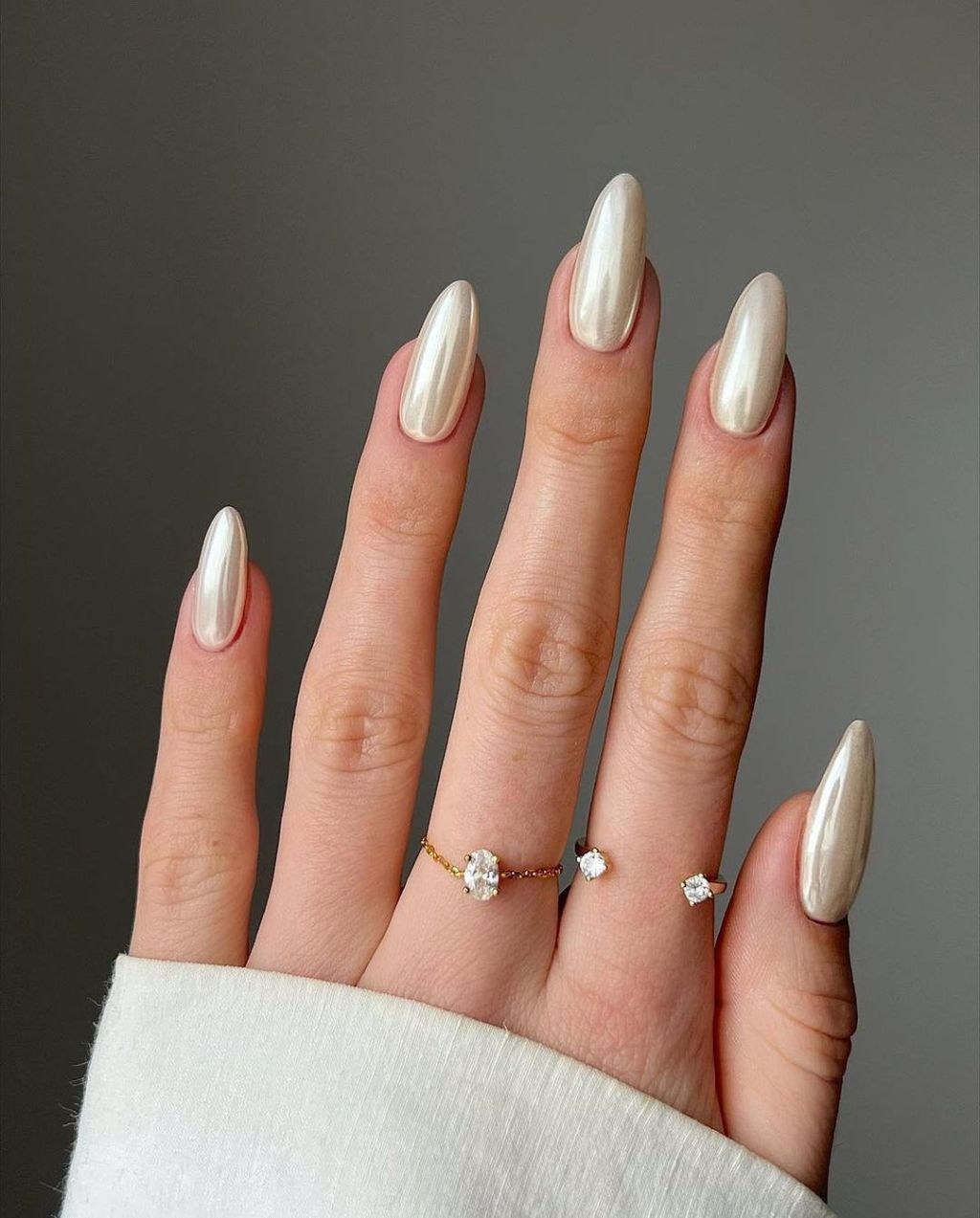 Champagne Chrome Pearlescent Champagne Chrome Pearlescent — Simple Wedding Nails 2027