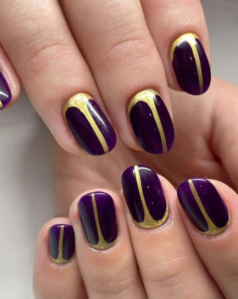 Gold Stripe And Outline On Accent Nails Visual Idea Gold Stripe And Outline On Accent Nails Visual Idea — Plum Nails 2027