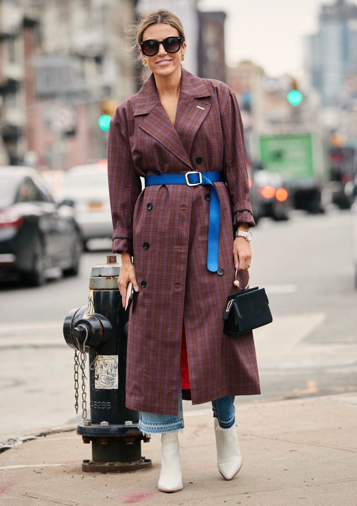 Trench Coat and Denim with a Pop of Blue Belt Trench Coat and Denim with a Pop of Blue Belt — Statement Belt Outfits 2027