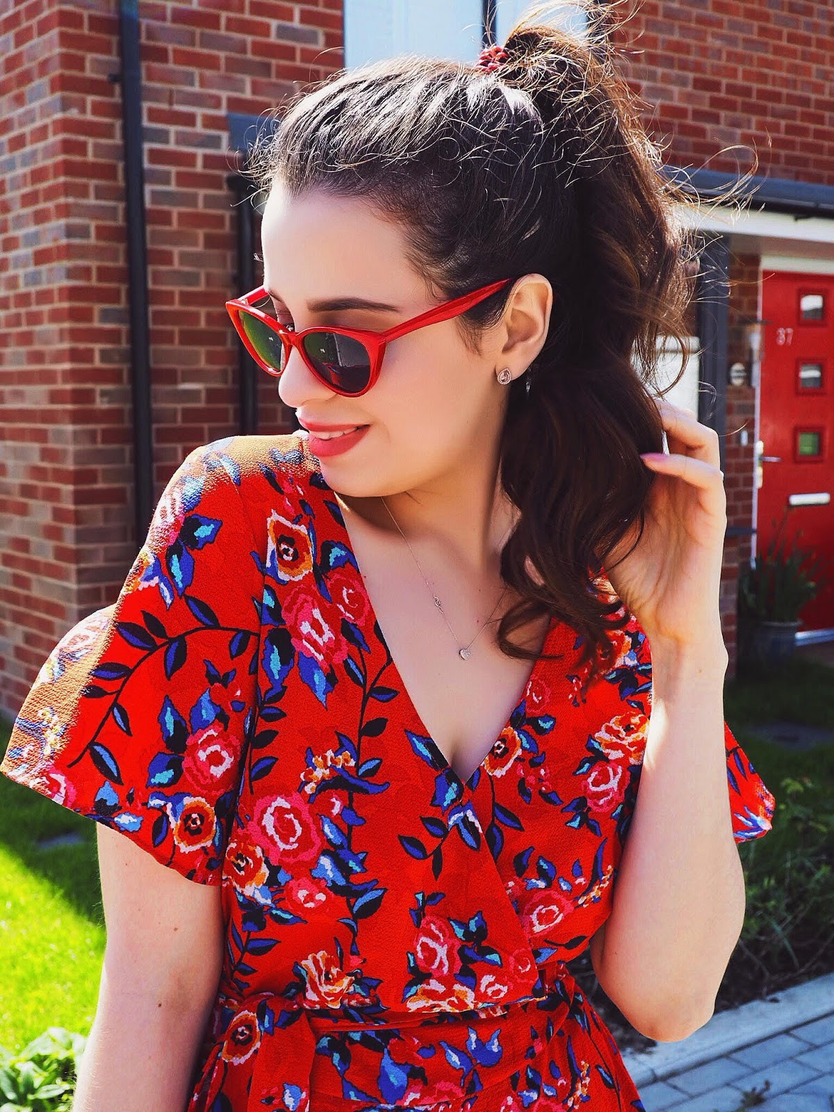 Voluminous Wavy Ponytail With Wisps Voluminous Wavy Ponytail With Wisps — Ponytail Hairstyles 2027 with Glasses