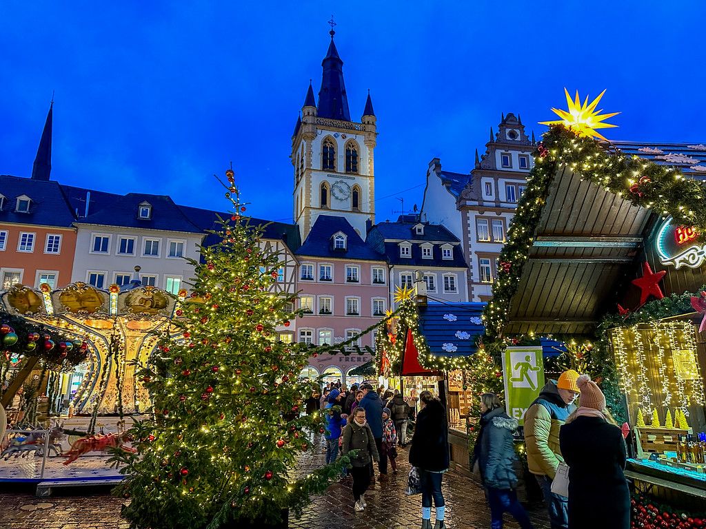 Monochromatic Camel Trousers and Coat for a Polished Market Look — Christmas Market Outfits 2026