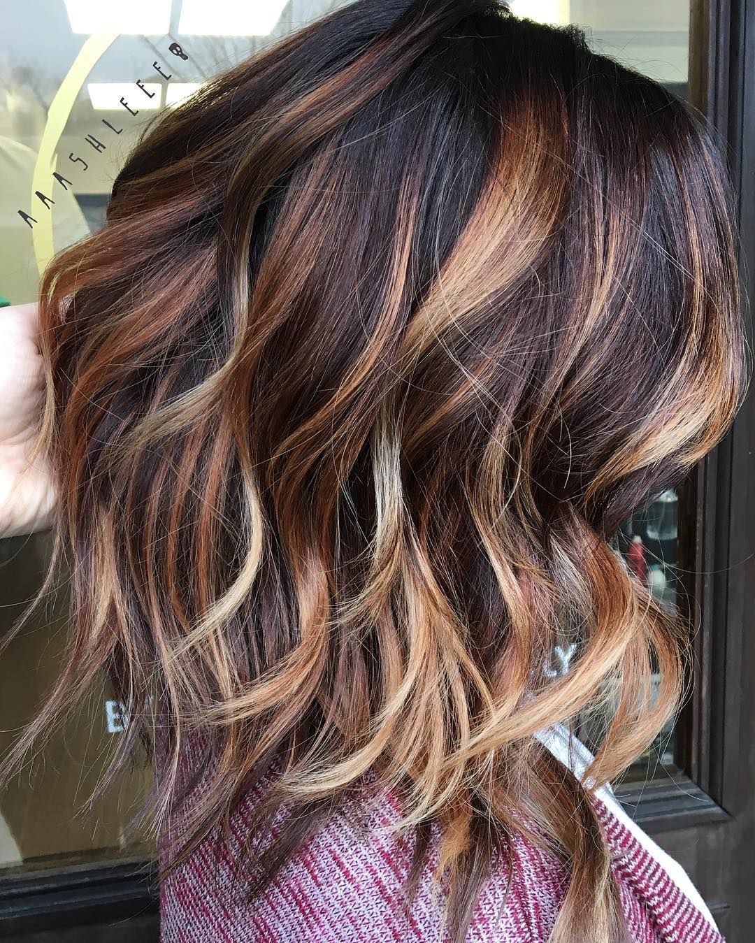 Shoulder Visual Idea — Caramel Blonde Hair 2027