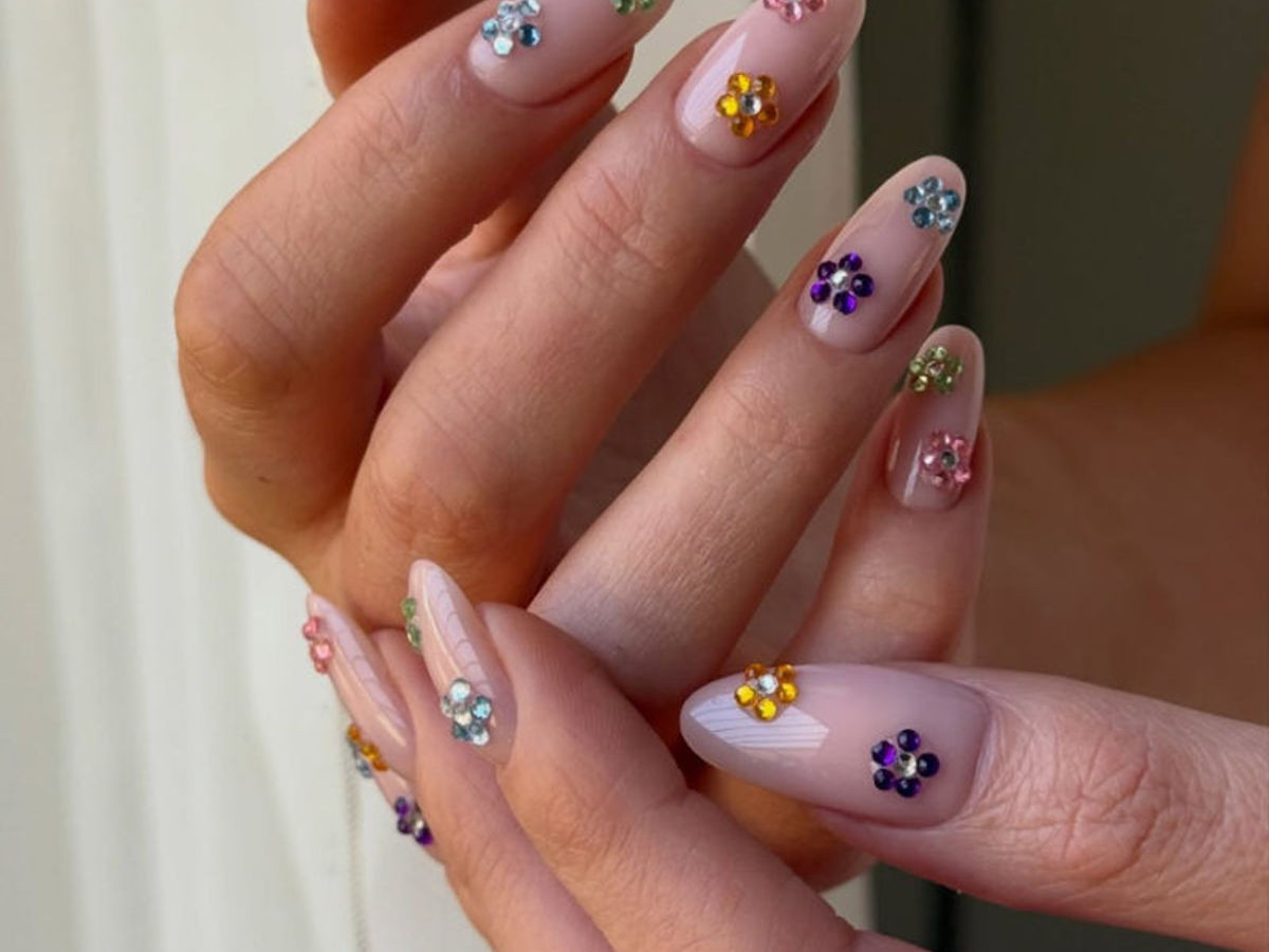 Glossy Visual Idea Glossy Visual Idea — Floral Nails 2027