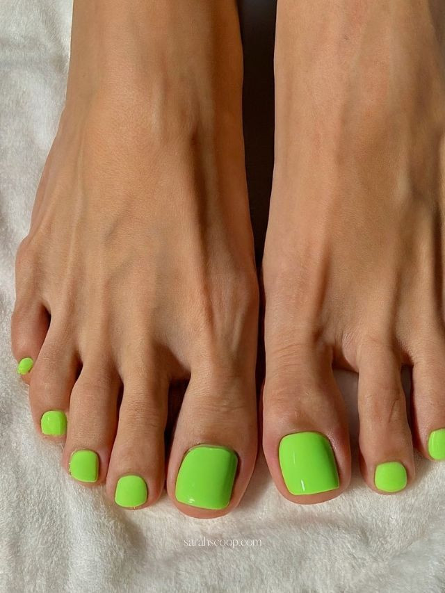 Vibrant Lime Green Opaque Toes Vibrant Lime Green Opaque Toes — Green Toe Nails 2027