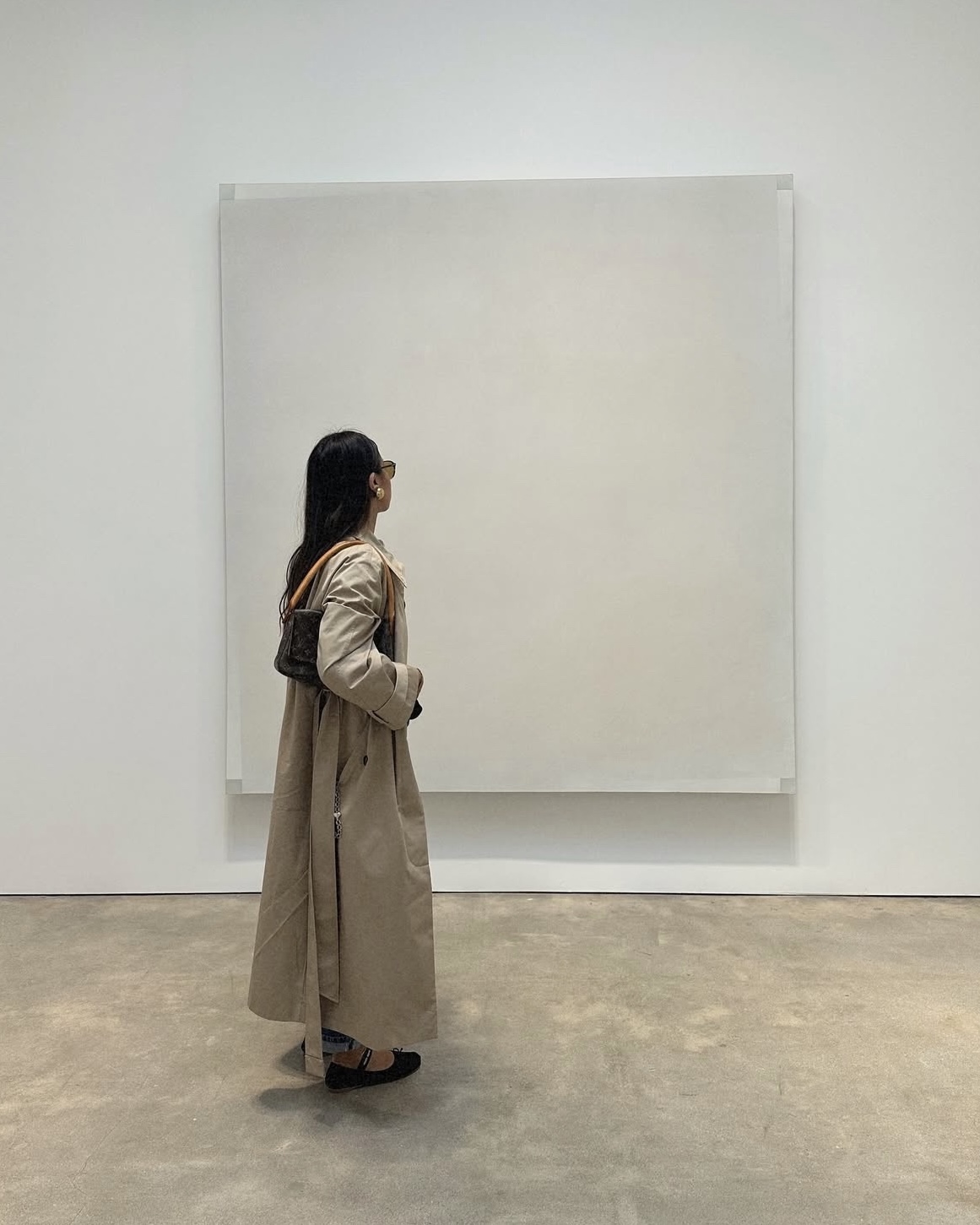 Timeless Trench Coat for a Minimalist Museum Aesthetic Timeless Trench Coat for a Minimalist Museum Aesthetic — Museum Outfits 2027
