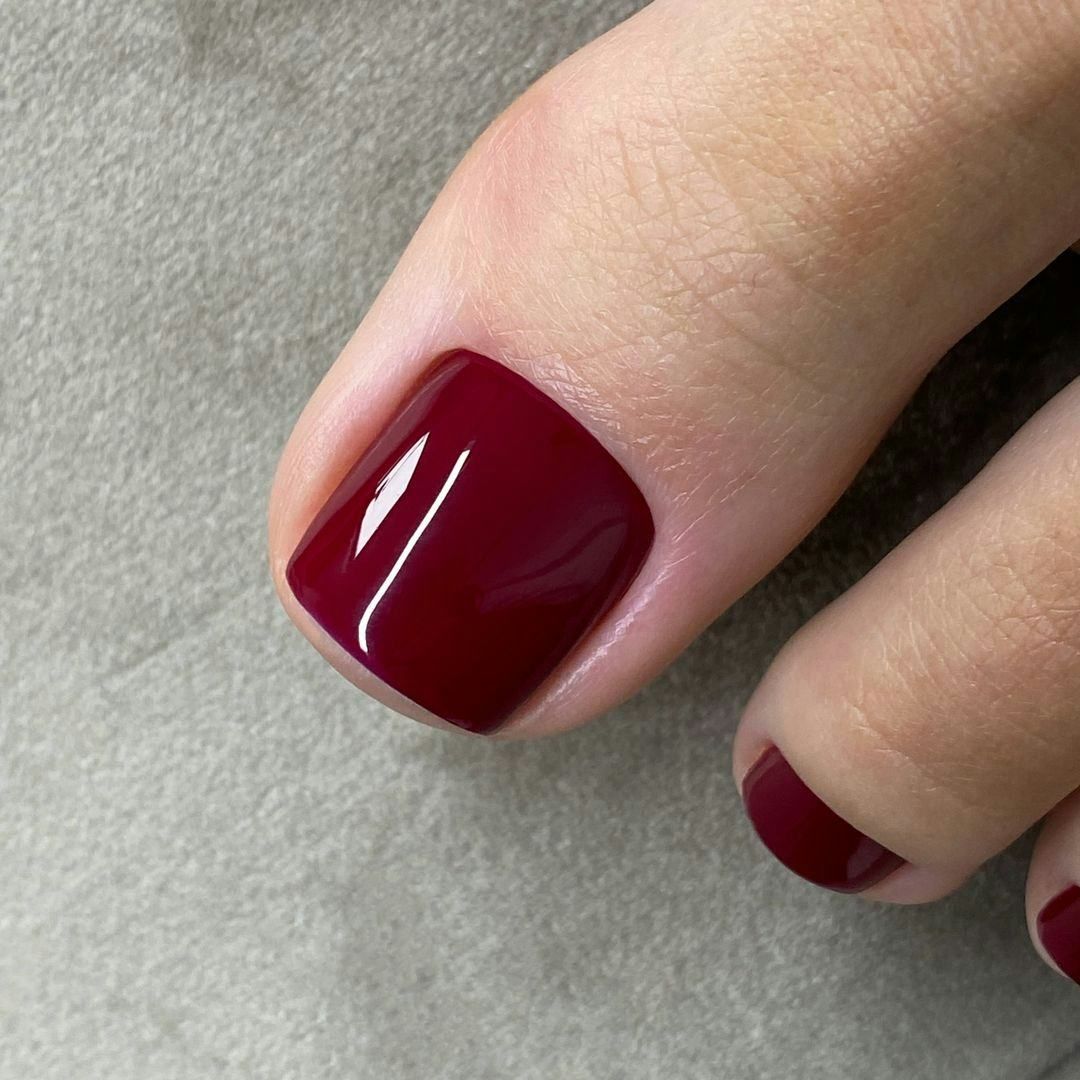 10 Winter 2025 Pedicure Color Trends To Know