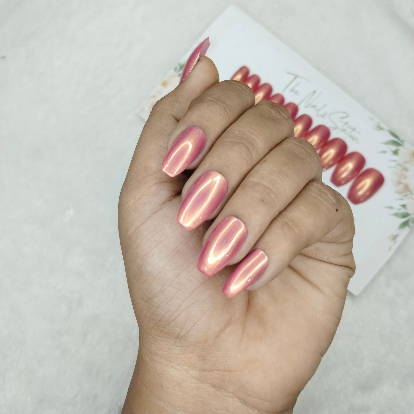 Visual Idea — The Lighting Highlights The Smooth Visual Idea — The Lighting Highlights The Smooth — Peach Chrome Nails 2027