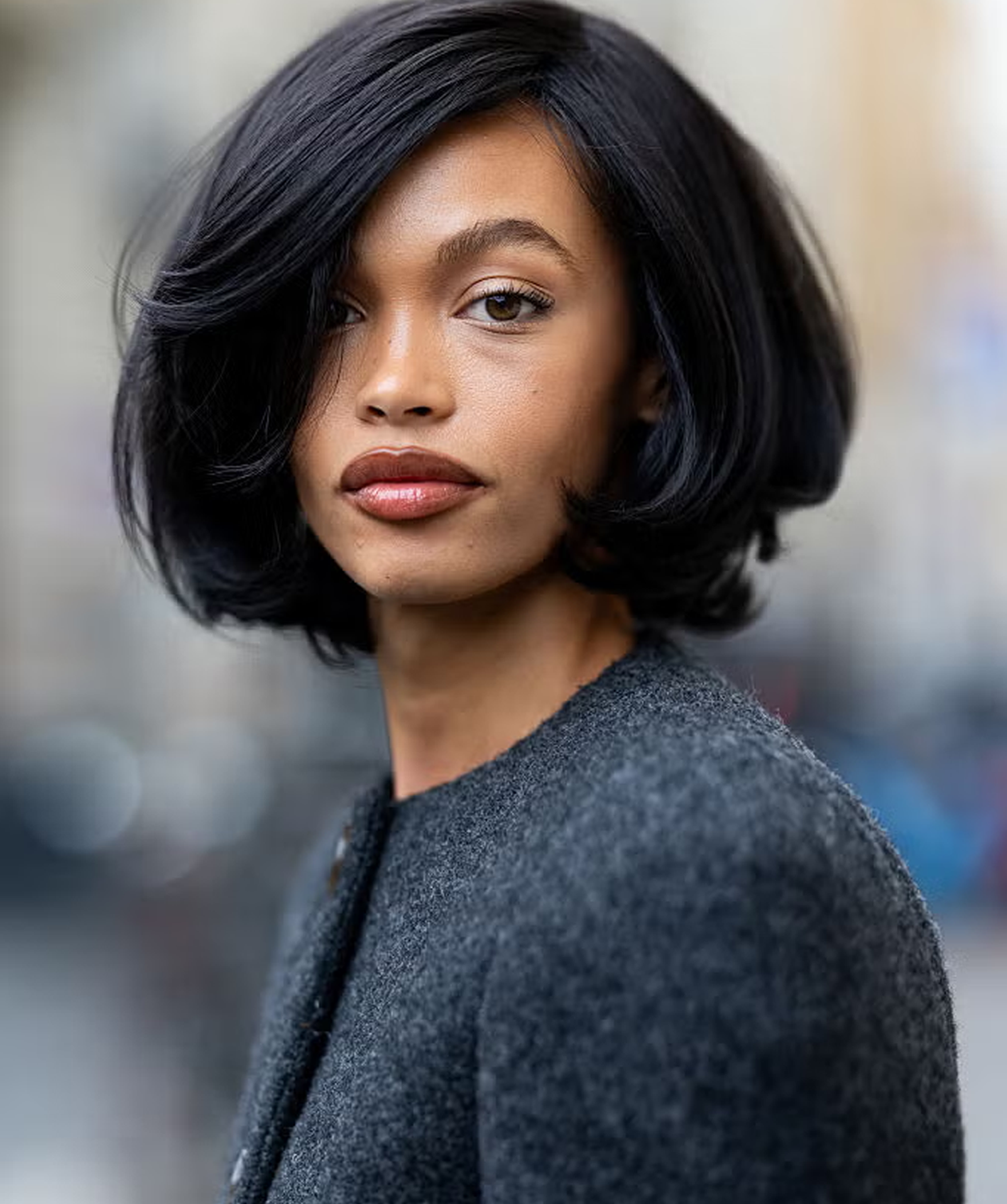 Voluminous Chin Bob With Side Sweep Voluminous Chin Bob With Side Sweep — Italy Hairstyles 2027