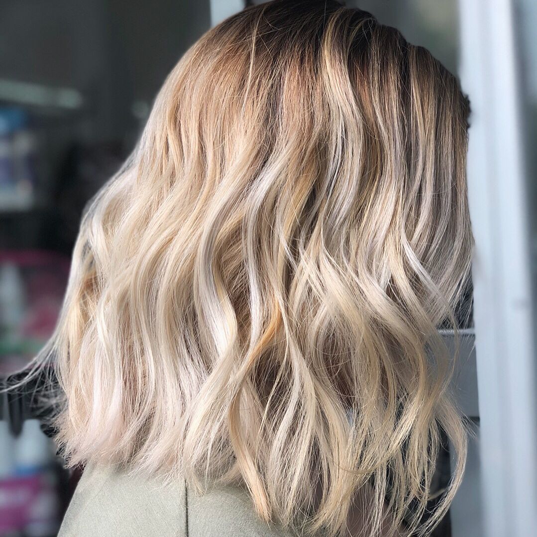 Chin Ash Blonde Balayage Blend Chin Ash Blonde Balayage Blend — Blonde Balayage 2027