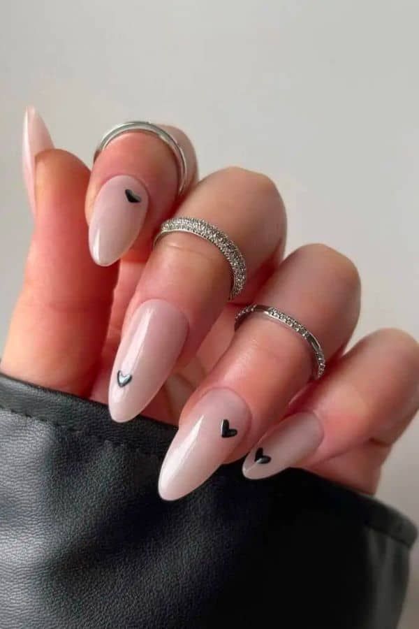 Small Black Hearts On Accent Nails Visual Idea Small Black Hearts On Accent Nails Visual Idea — Love Nails 2027