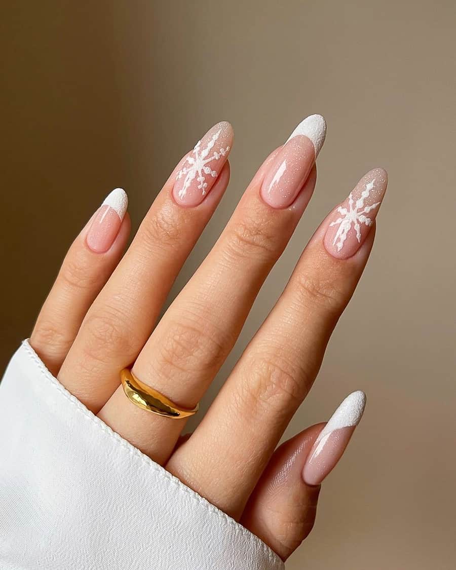 34+ Whimsical White Christmas Nails You'll Love For 2024