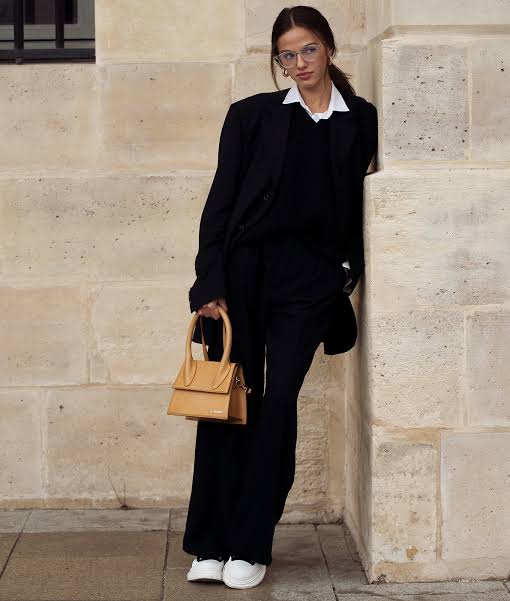 Oversized Black Blazer with Wide-Leg Trousers for Effortless Sophistication — Dressy Winter Outfits 2027