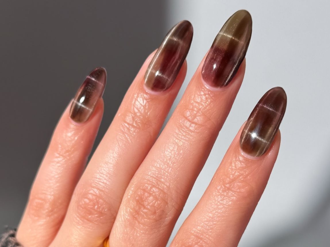 Shimmering Brown and Taupe Plaid Stiletto Nails Shimmering Brown and Taupe Plaid Stiletto Nails — Brown Nails 2027