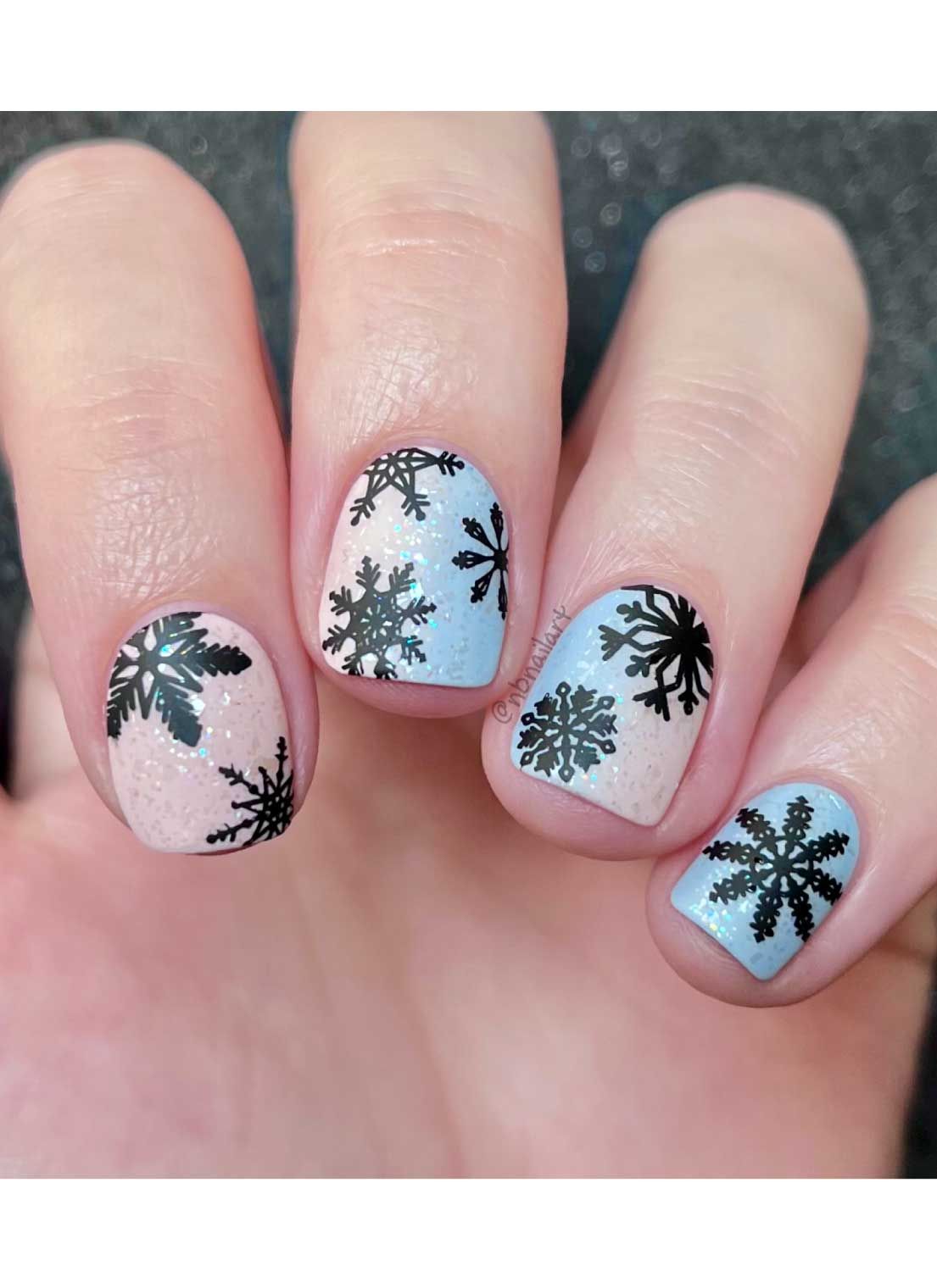 Glitter Accents Visual Idea Glitter Accents Visual Idea — Winter Wonderland Nails 2027