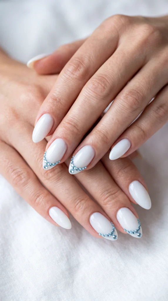 Rhinestone Cuticle V-Line Medium Almond Rhinestone Cuticle V-Line Medium Almond — Milky Nails 2027