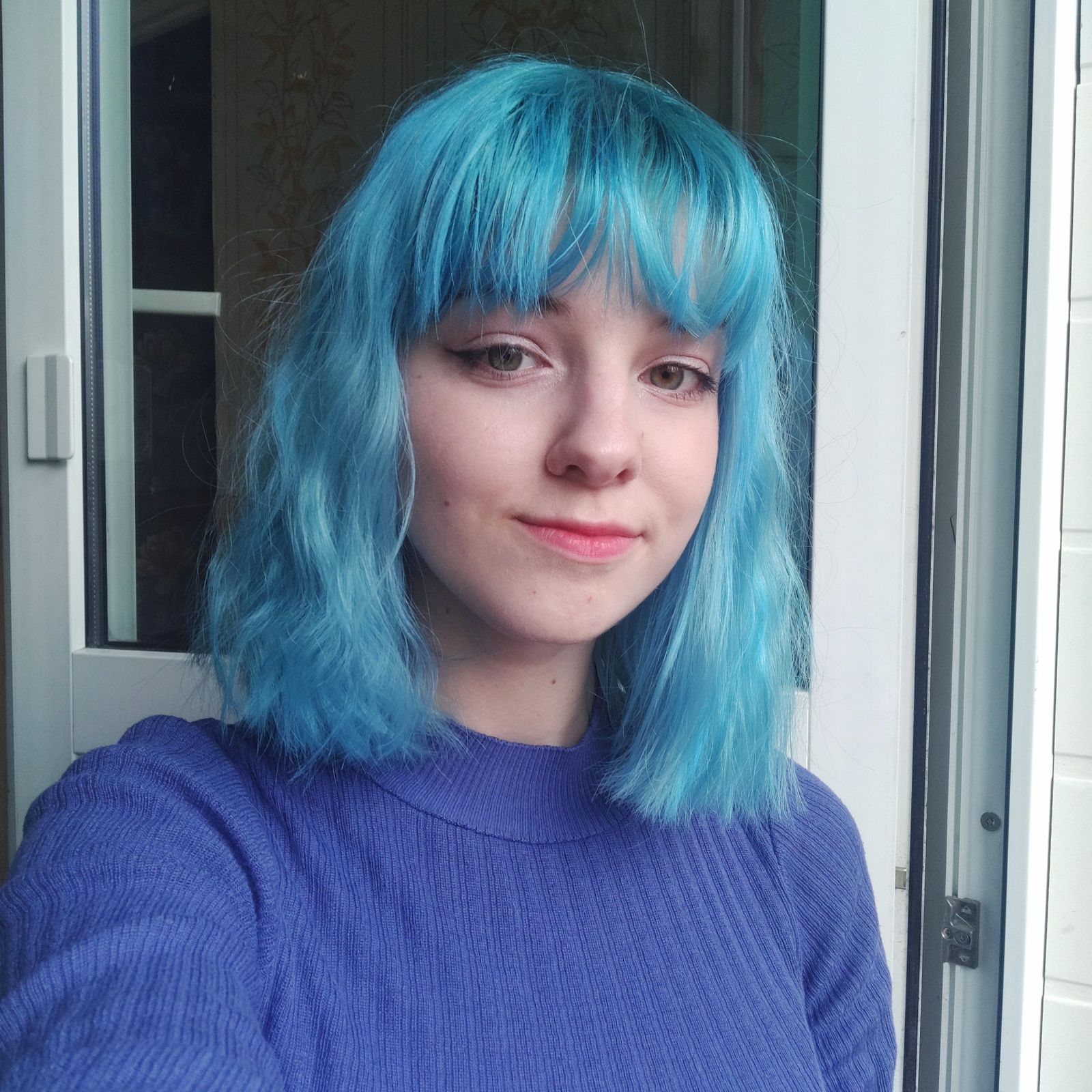 Visual Idea — A Collarbone-Length Lob With Blunt Bangs Visual Idea — A Collarbone-Length Lob With Blunt Bangs — Sky Blue Hair 2027