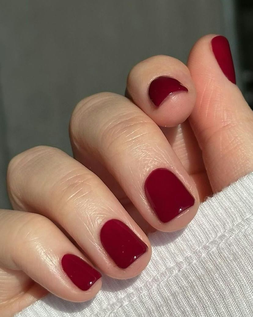 Classic Deep Red Short Square Nails Classic Deep Red Short Square Nails — Dark Red Nails 2027