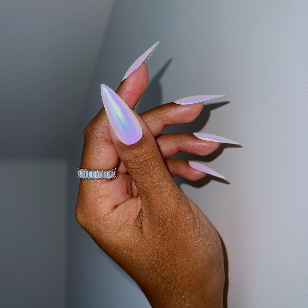Visual Idea — Creating A Bright Silver New Years Nails 2027