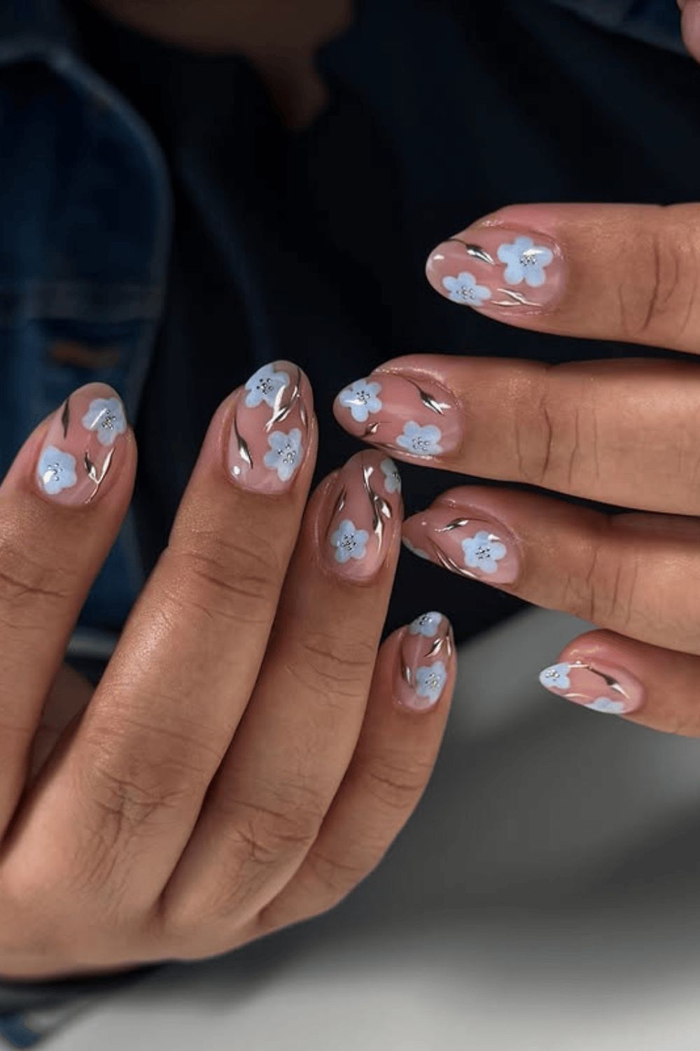 Light Blue Floral Silver Stems Light Blue Floral Silver Stems — Floral Round Nails 2027