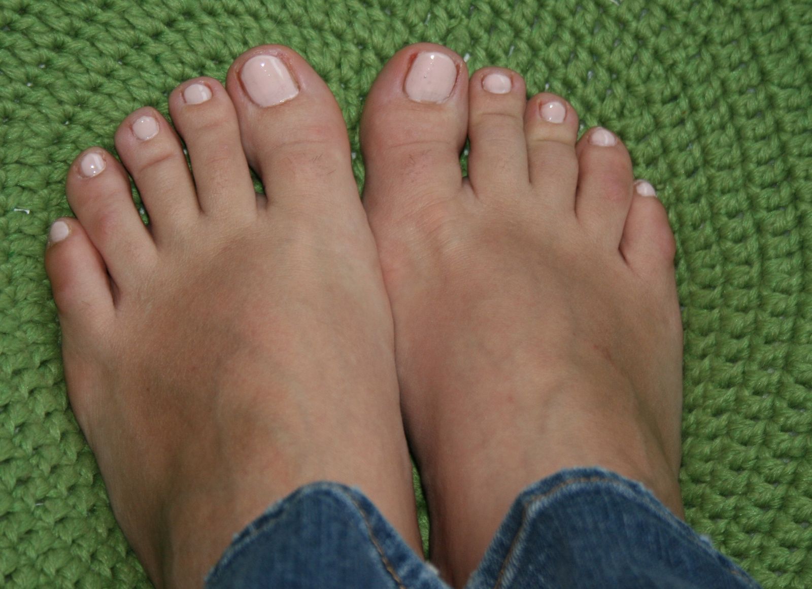White Polka Dots On Light Pink Toenails Visual Idea White Polka Dots On Light Pink Toenails Visual Idea — Light Pink Toe Nails 2027