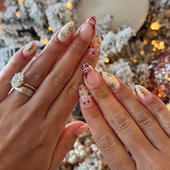 Holiday Festive Visual Idea Holiday Festive Visual Idea — Christmas Acrylic Nails 2026