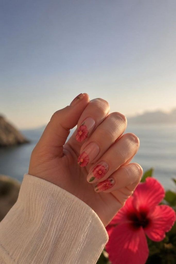 Realistic Red Hibiscus Short Square Realistic Red Hibiscus Short Square — Hibiscus Flower Nails 2027