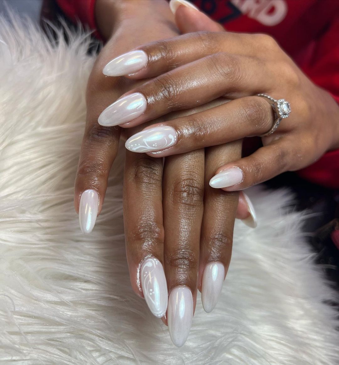 Pearlescent Off-White Swirl Art Nails Pearlescent Off-White Swirl Art Nails — Classy Wedding Nails 2027