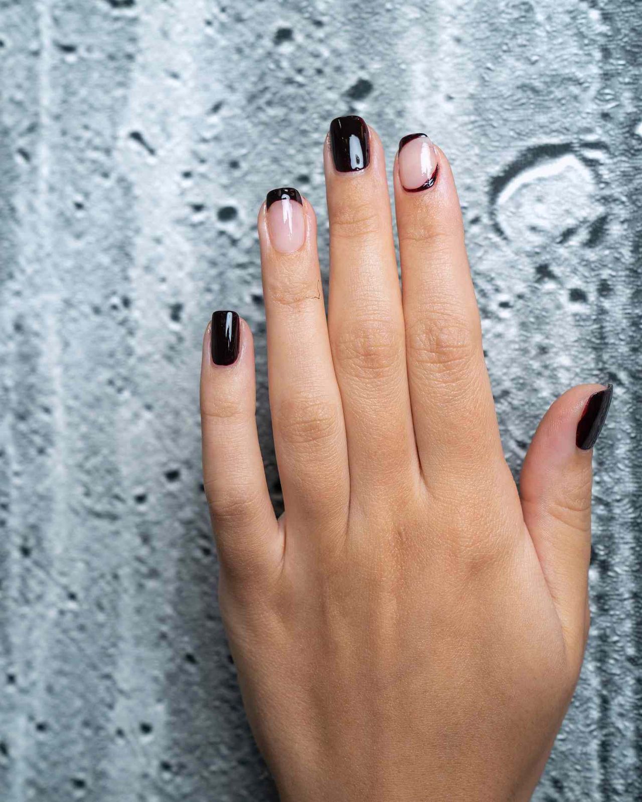 Minimalist Modern Visual Idea Minimalist Modern Visual Idea — Minimal Line Art Nails 2027