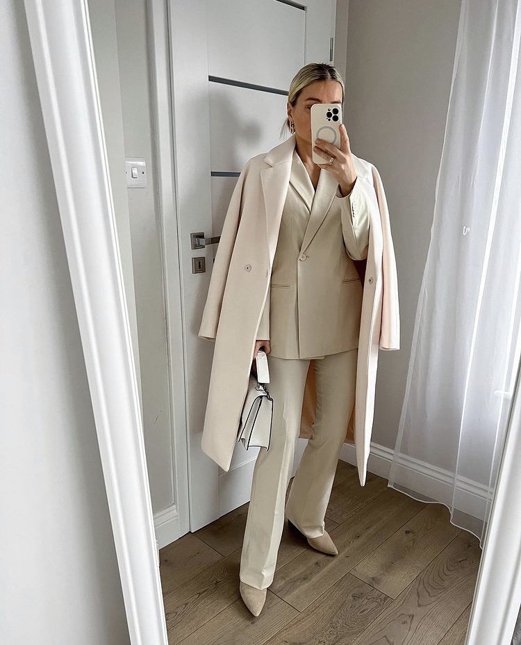 Cream Faux Leather Suit Set with Beige Heels Cream Faux Leather Suit Set with Beige Heels — Winter Office Outfits 2027