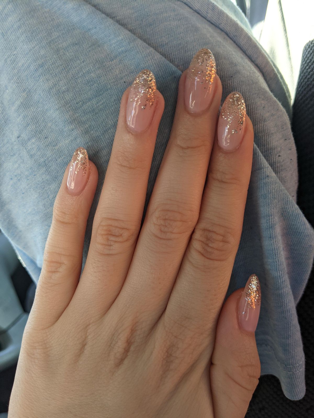 Gold Glitter Gradient Oval Nails Gold Glitter Gradient Oval Nails — Champagne Nails 2027