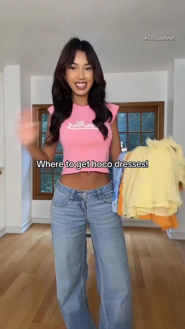 Graphic Tee and Wide-Leg Jeans: Casual Street Style Graphic Tee and Wide-Leg Jeans: Casual Street Style — TikTok Outfits 2027