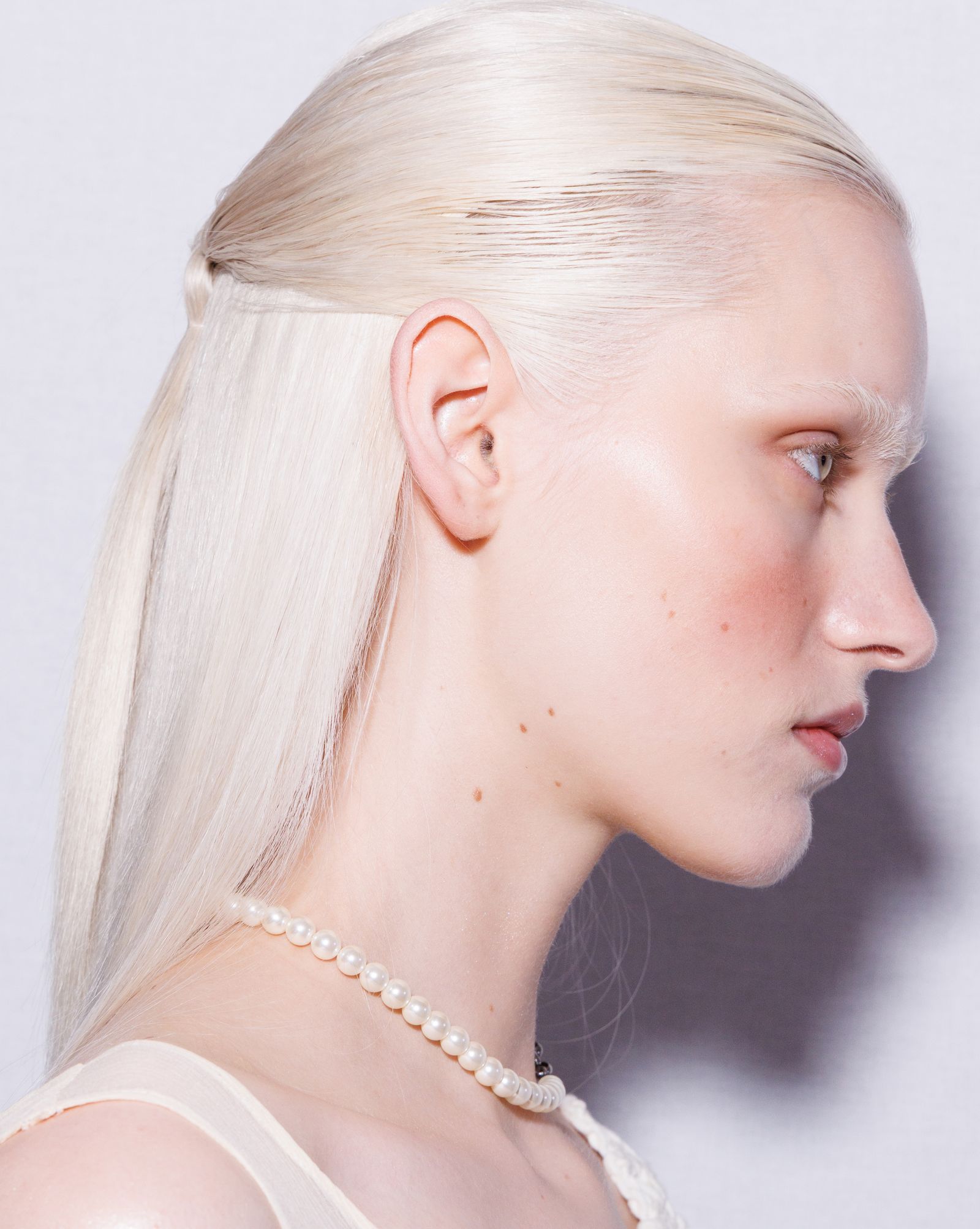 Visual Idea — Extending To Mid-Back Visual Idea — Extending To Mid-Back — Office Hairstyles 2027