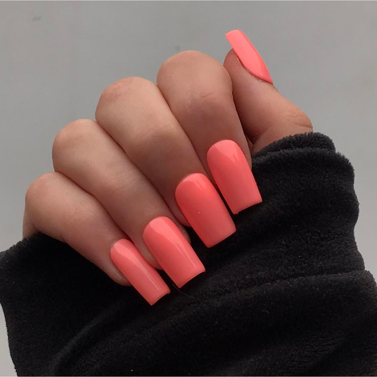 Visual Idea — Coral Coffin Nails 2027