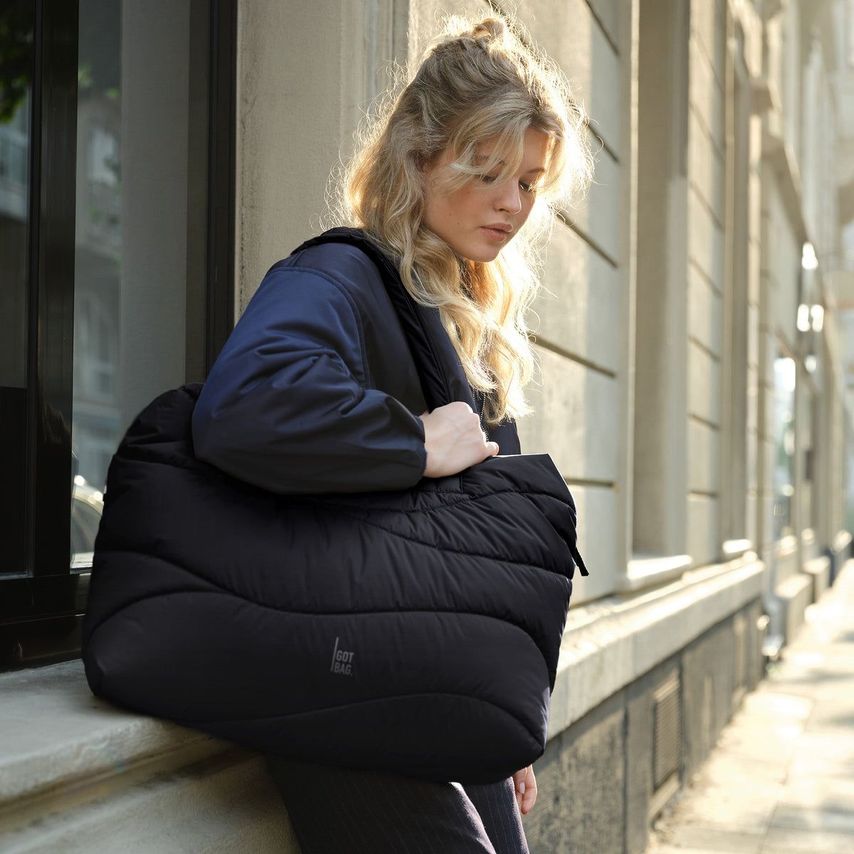 Chic Urban Navy Puffer Bag Style — Puffer Bag Outfits 2027