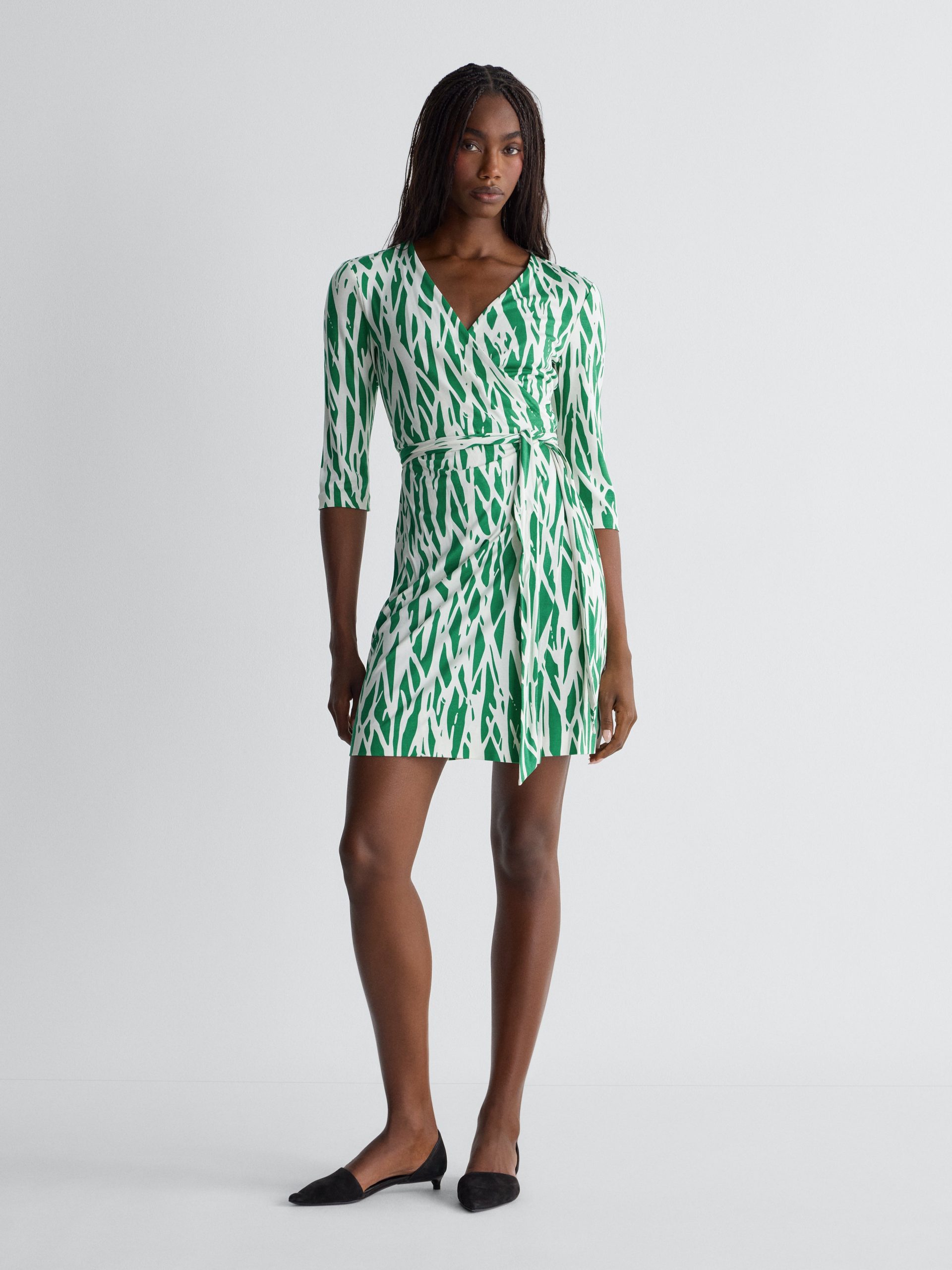 Green and White Jersey Wrap Dress for Casual Days Green and White Jersey Wrap Dress for Casual Days — Curvy Dresses 2027