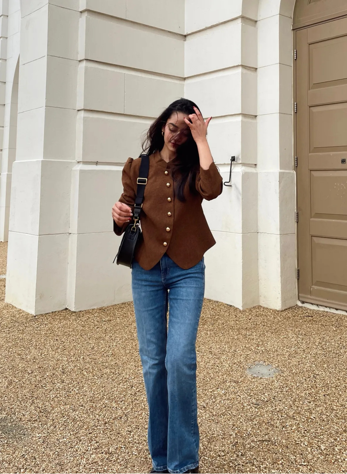 Brown Puff-Sleeve Blazer and Bootcut Jeans for Brunch Brown Puff-Sleeve Blazer and Bootcut Jeans for Brunch — Brunch Bootcut Jeans Outfits 2027