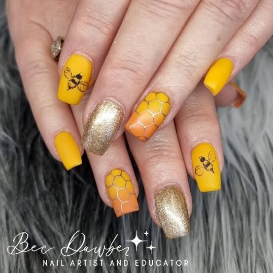 Glossy Glitter Visual Idea Glossy Glitter Visual Idea — Bee Nails 2027