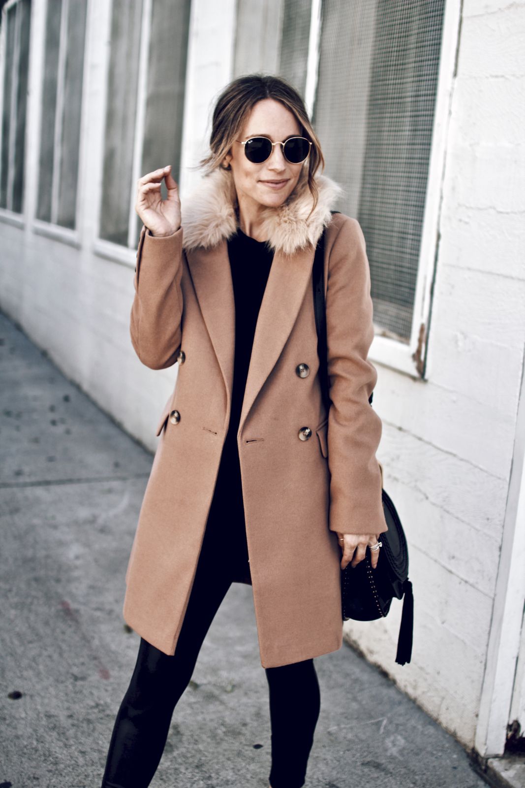 Camel Coat with Fur Collar for a Luxurious Winter Statement Camel Coat with Fur Collar for a Luxurious Winter Statement — Winter Outfits Warm Climate 2027