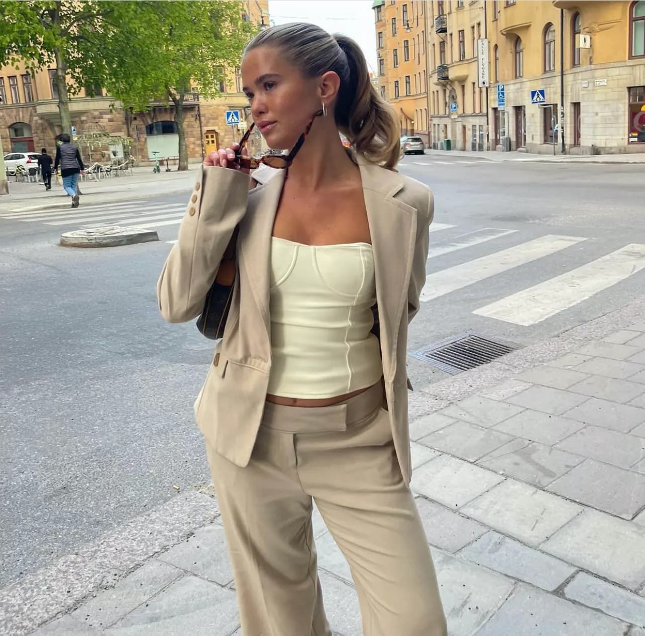 Striped Oversized Shirt and Wide-Leg Trousers for Relaxed Resort Style — Minimal Scandinavian Outfits 2027