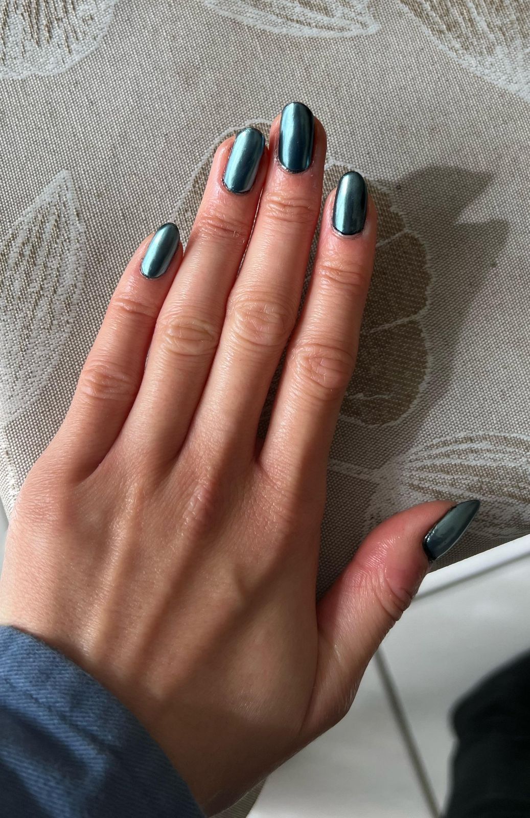 Chrome Finish Visual Idea Chrome Finish Visual Idea — Dark Chrome Nails 2027