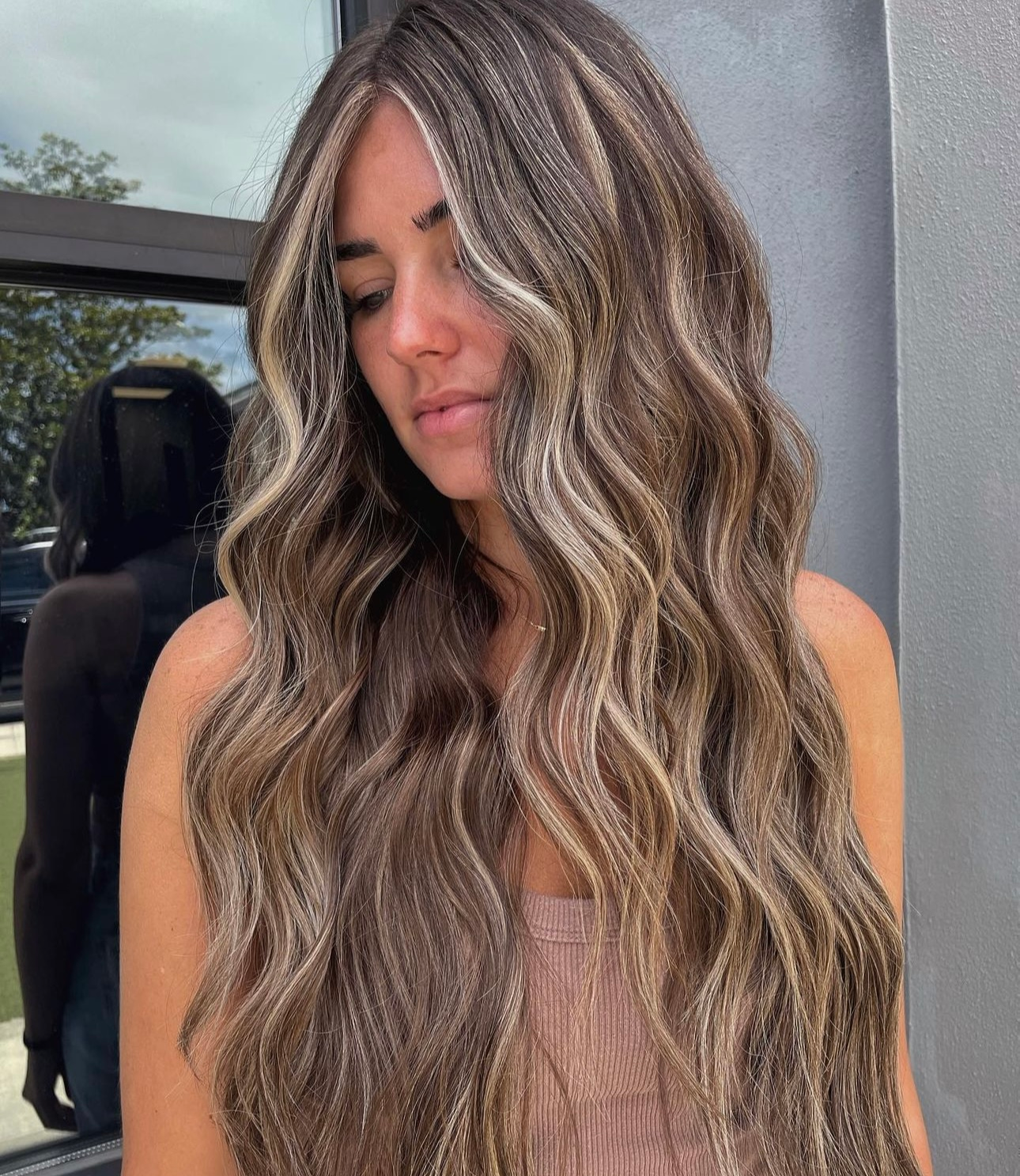 Voluminous Blowout With Blonde Voluminous Blowout With Blonde — Highlights on Brown Hair 2027
