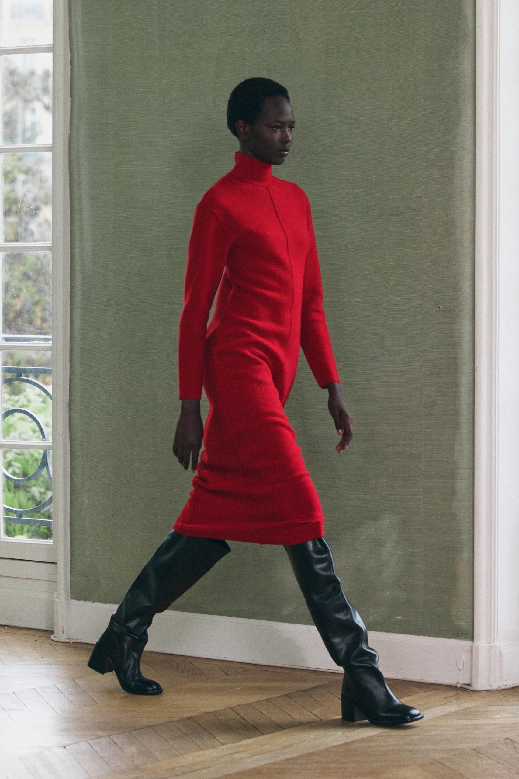 Vibrant Red Turtleneck Midi Dress With Knee Boots Vibrant Red Turtleneck Midi Dress With Knee Boots — Winter Dinner Outfits 2027