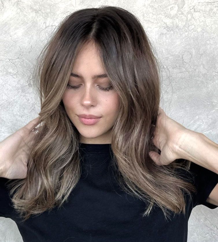 Collarbone Lob With Face-Framing Layers — Holiday Party Hairstyles 2026