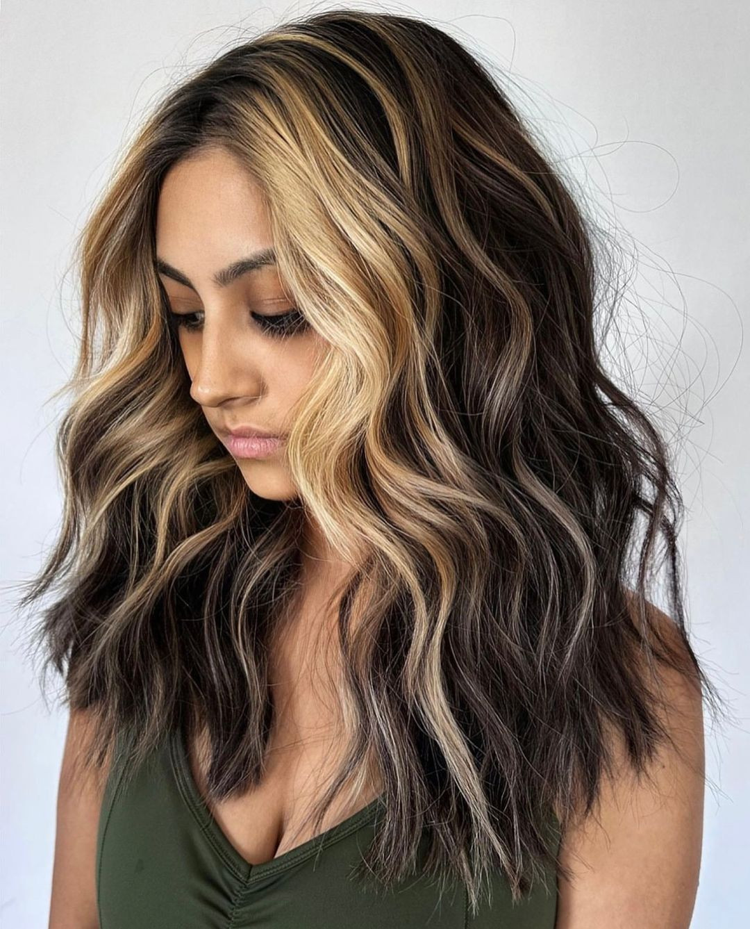 Face-Framing Blonde Money Pieces Face-Framing Blonde Money Pieces — Chunky Blonde Highlights on Brown Hair 2027