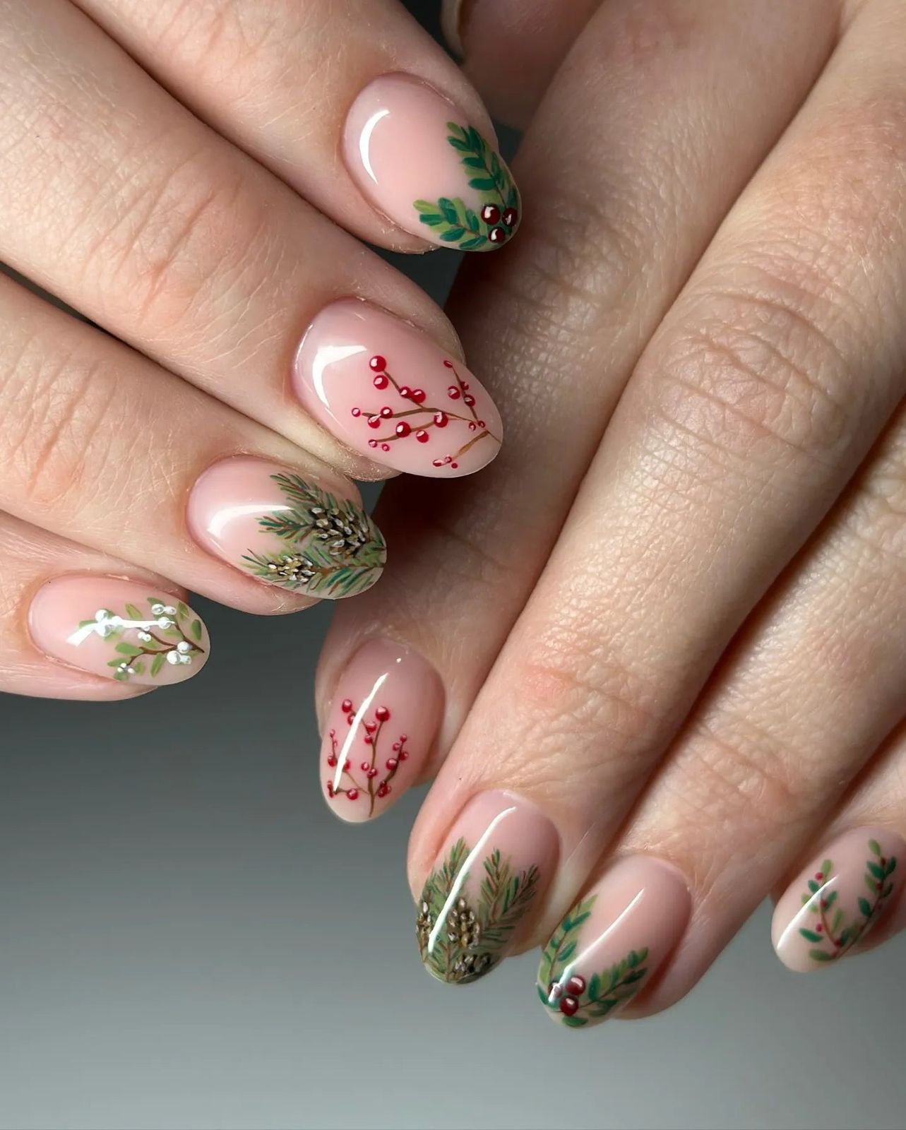 Short Oval Nude Botanical Winter Art Short Oval Nude Botanical Winter Art — Holly Nails 2027