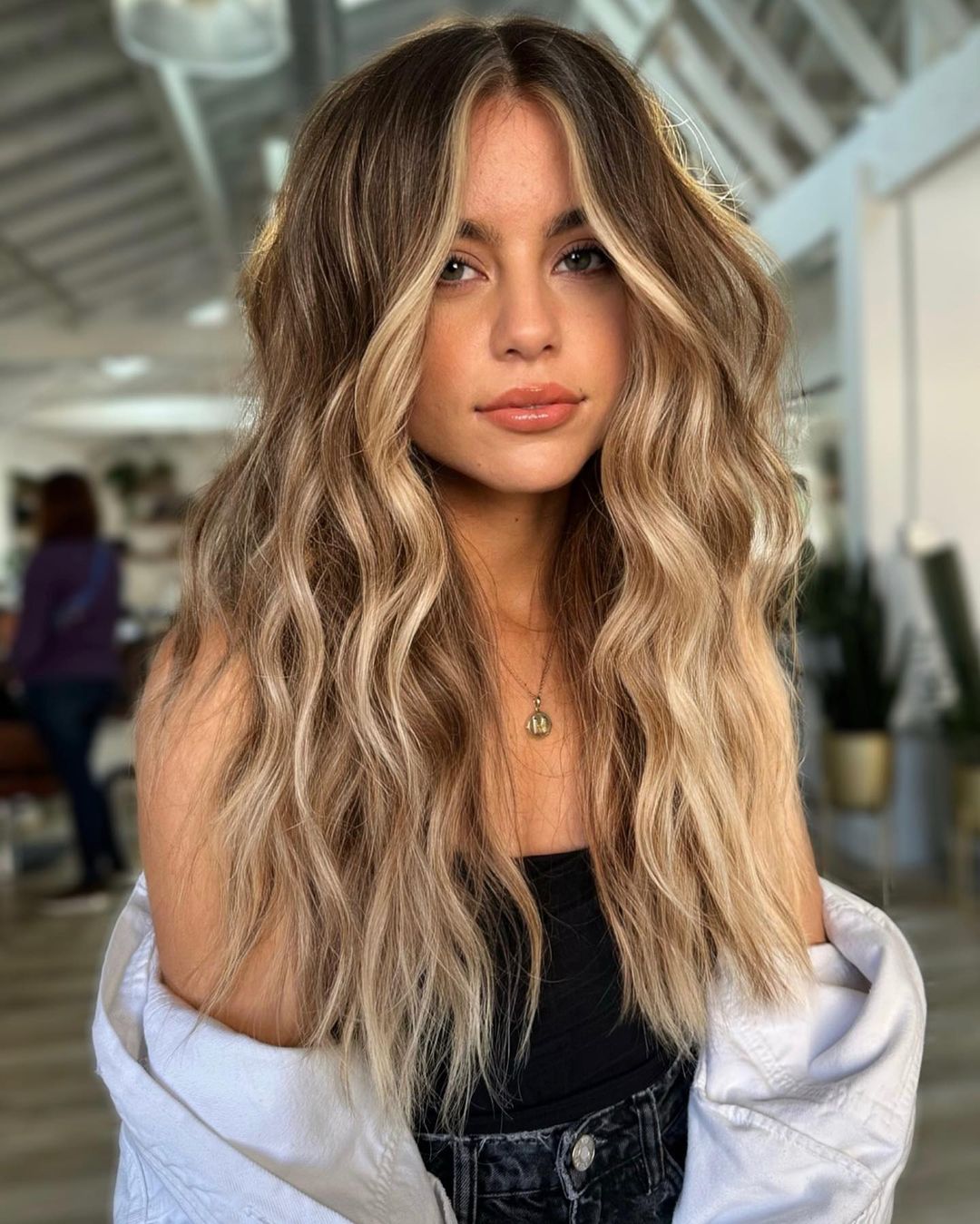 Medium Brown With Bright Blonde Balayage Medium Brown With Bright Blonde Balayage — Fall Hair Colors 2026