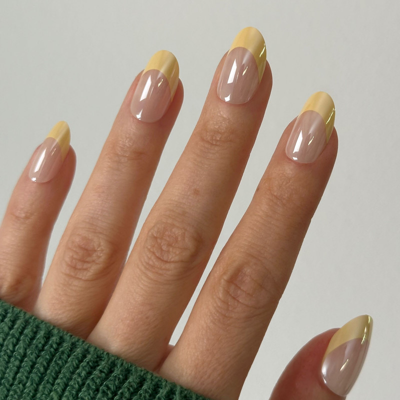 Yellow Chrome French Ovals Yellow Chrome French Ovals — Chrome French Tip Nails 2027